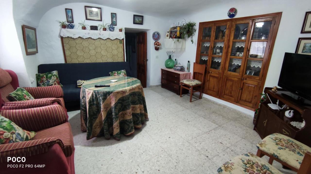 Cueva De La Abuela * Los Carriones